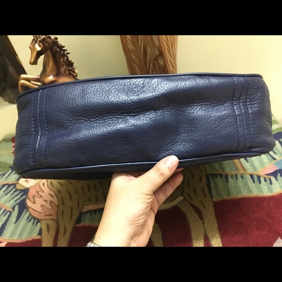 Authentic Kate Spade Cobble Hill Finley Hobo Bag in French Navy - Picture 13 of 16